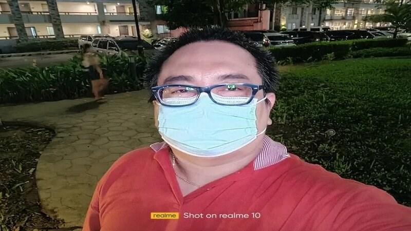 Ảnh selfie của máy không làm đẹp quá đà