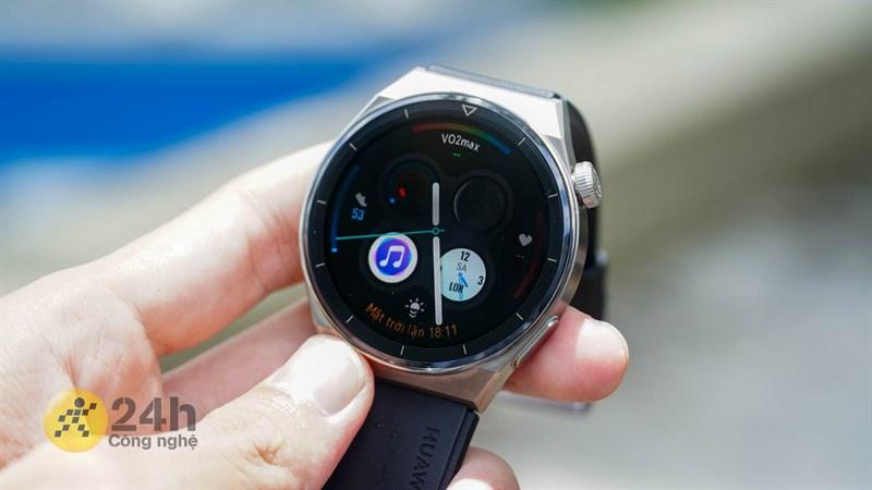 Huawei Watch GT 3 Pro được trang bị màn hình có kích thước 1.43 inch, dùng tấm nền AMOLED