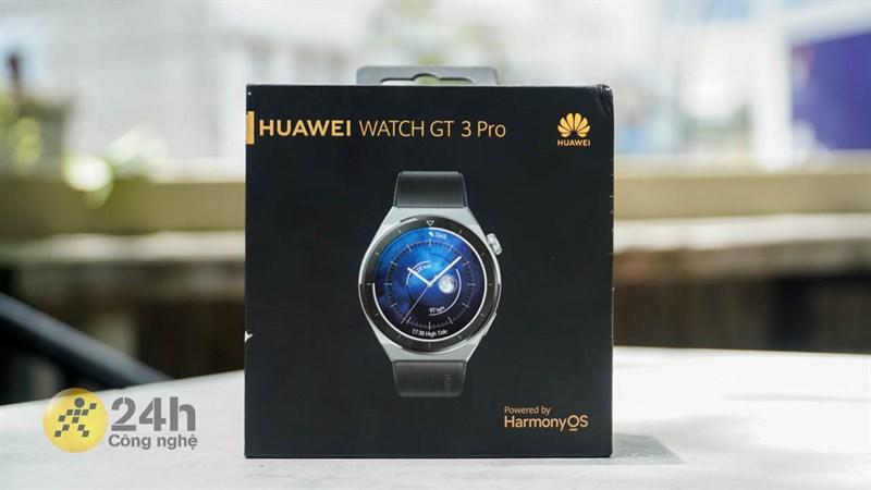 Huawei Watch GT 3 Pro - nhân vật chính của chúng ta được đặt gọn gàng bên trong hộp