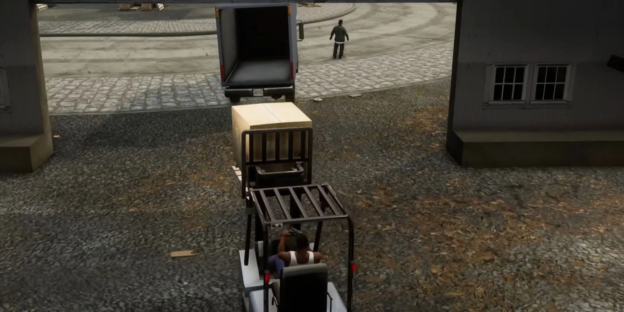 CJ sử dụng xe nâng để chất các thùng hàng lên xe tải cùng Ryder trong nhiệm vụ Robbing Uncle Sam GTA San Andreas