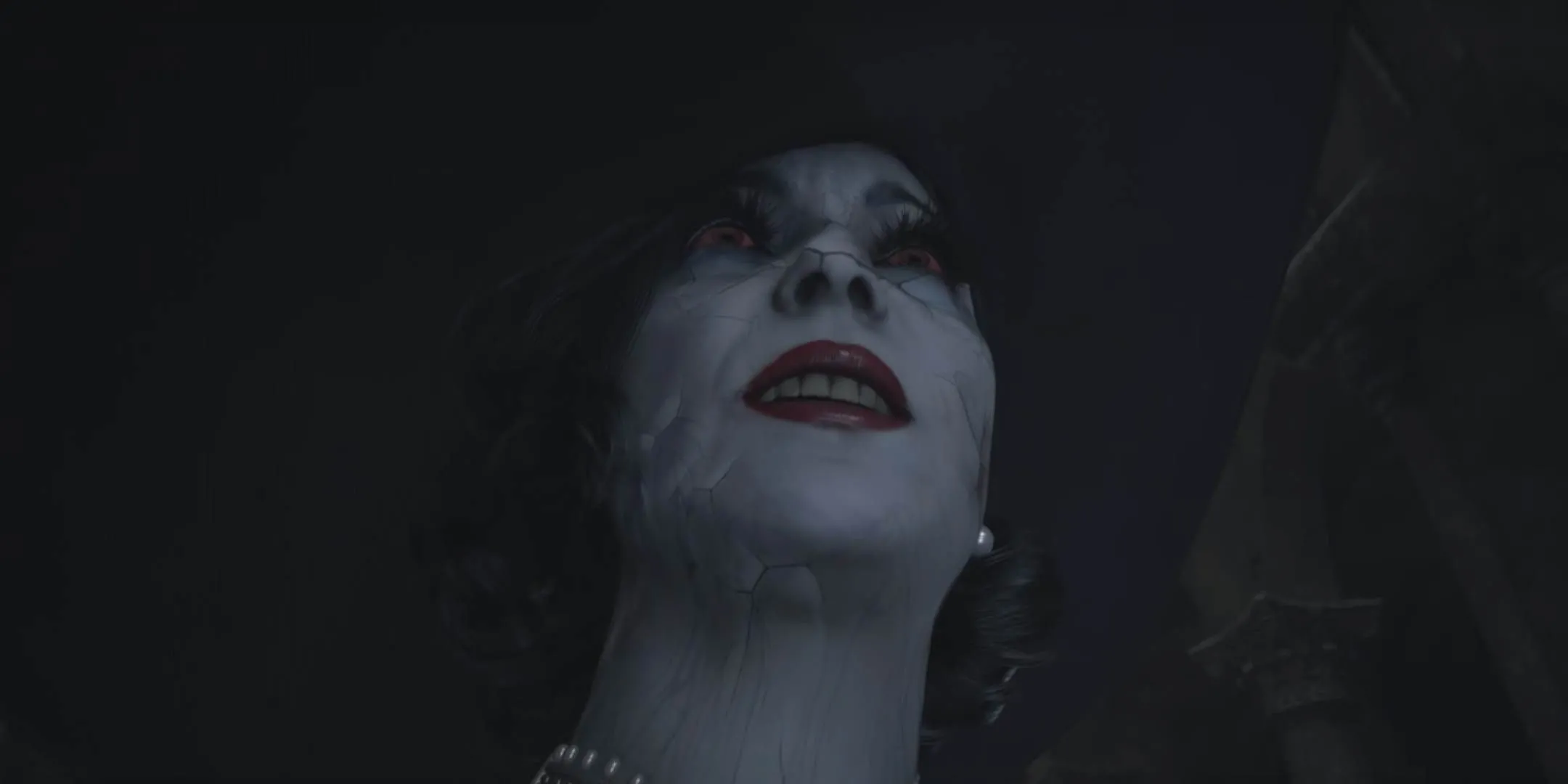 Hình ảnh cận cảnh Lady Dimitrescu trong Resident Evil Village, một biểu tượng của game kinh dị gothic hiện đại