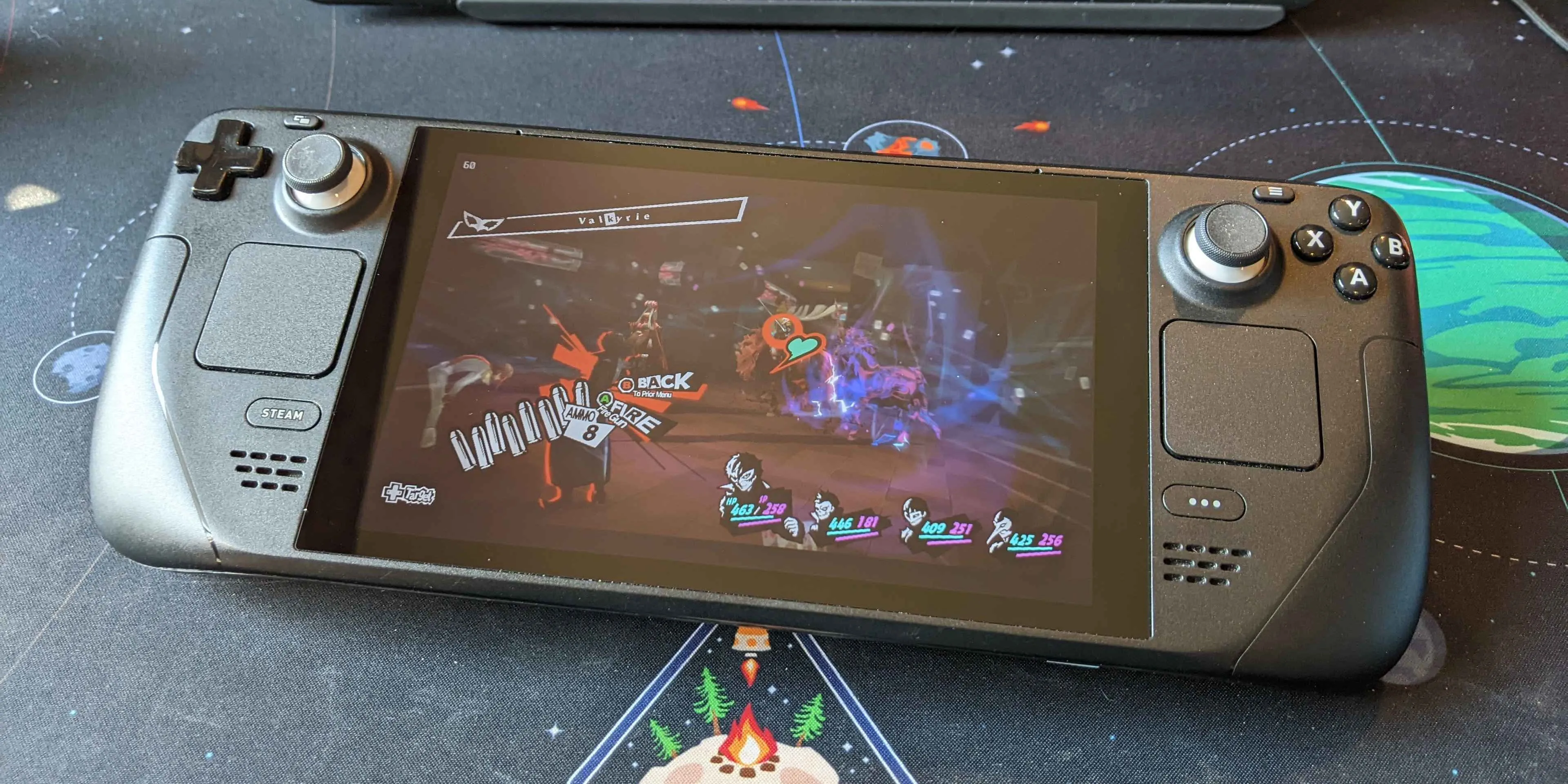 Hình ảnh game Persona 5 Royal trên Steam Deck, ở giữa một trận chiến.