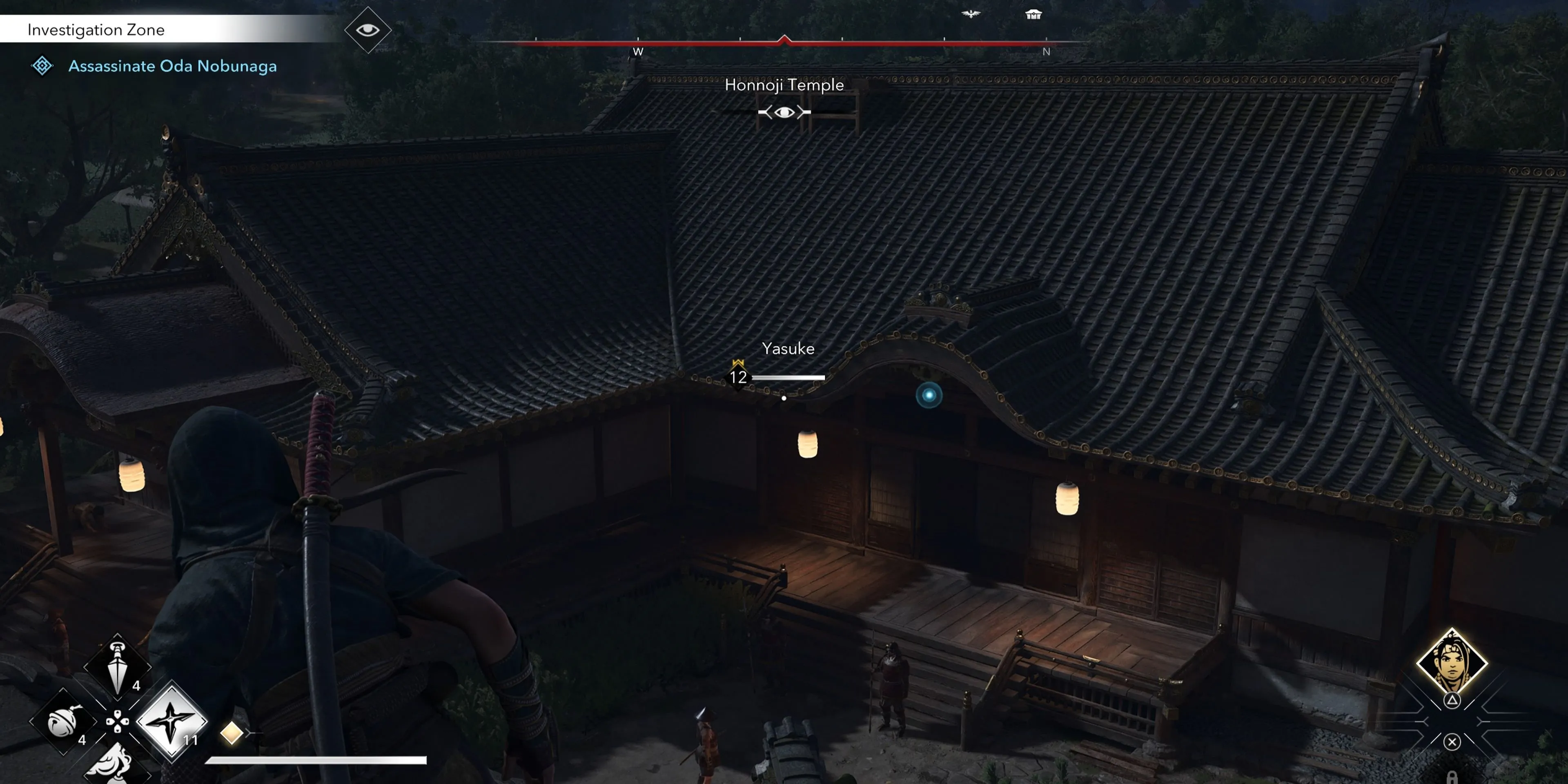 Khu nhà riêng của Oda Nobunaga trong đền Honnoji, với Yasuke đứng canh gác, mục tiêu của Naoe trong Assassin's Creed Shadows.