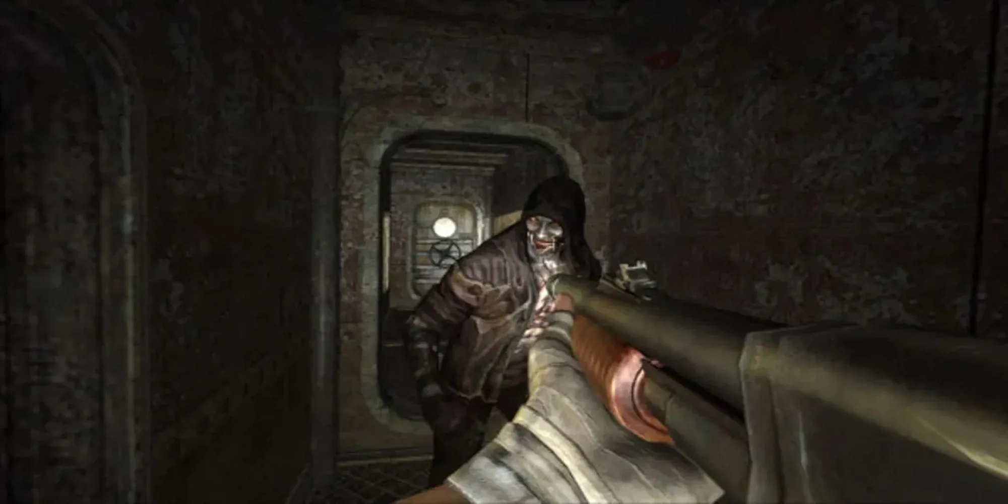 Nhân vật chính Ethan Thomas trong game kinh dị Condemned 2 Bloodshot