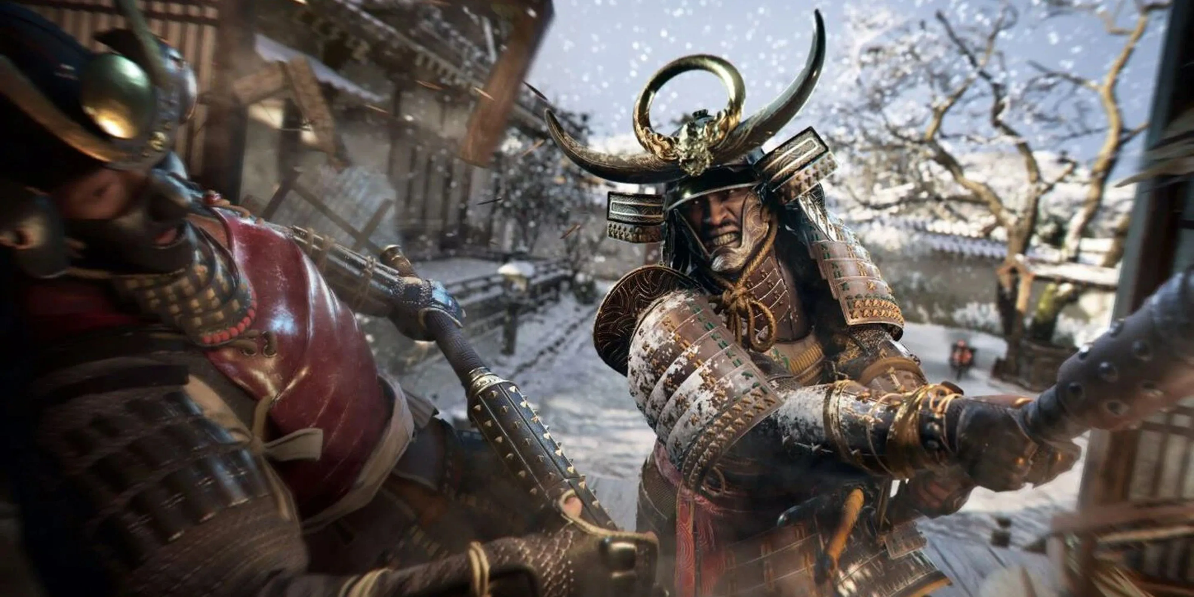 Nhân vật Naoe trong Assassin's Creed Shadows thực hiện một đòn ám sát từ trên không xuống một samurai trong khung cảnh mùa đông tuyết rơi
