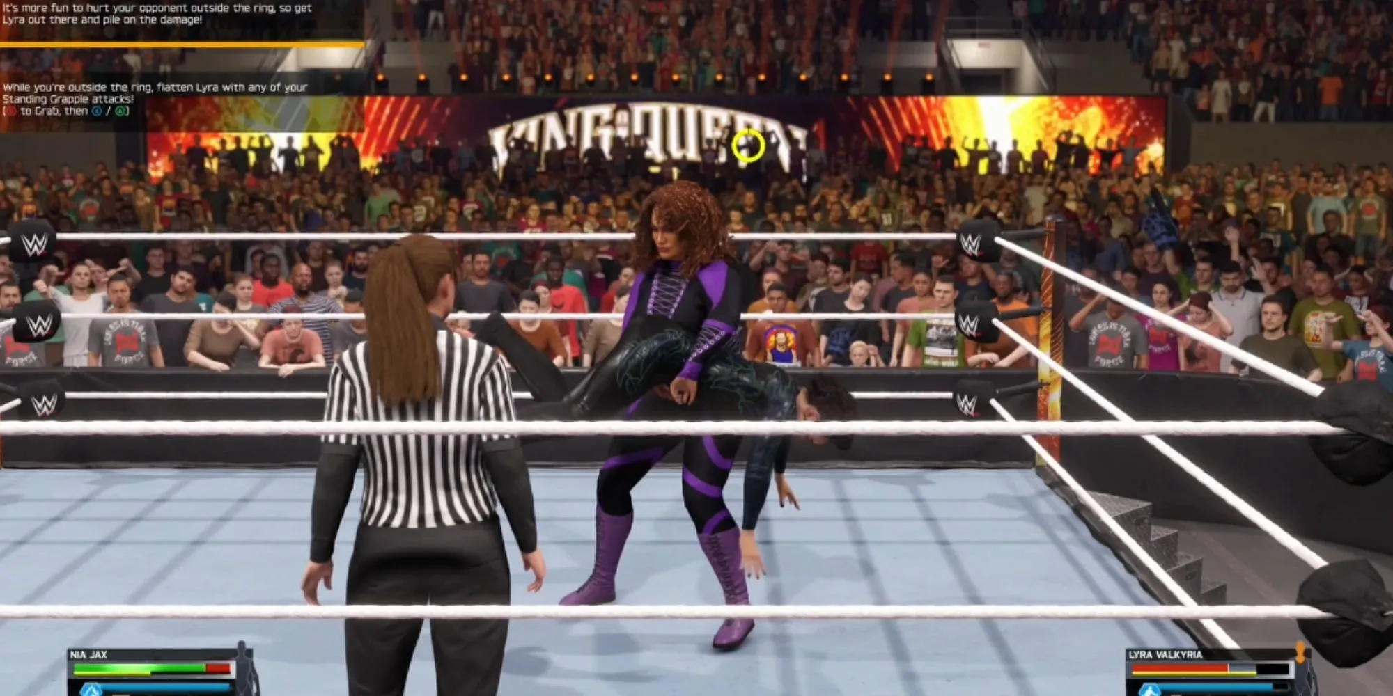 Pha ra đòn của Nia Jax với Lyra Valkyria trong một trận đấu WWE 2K25