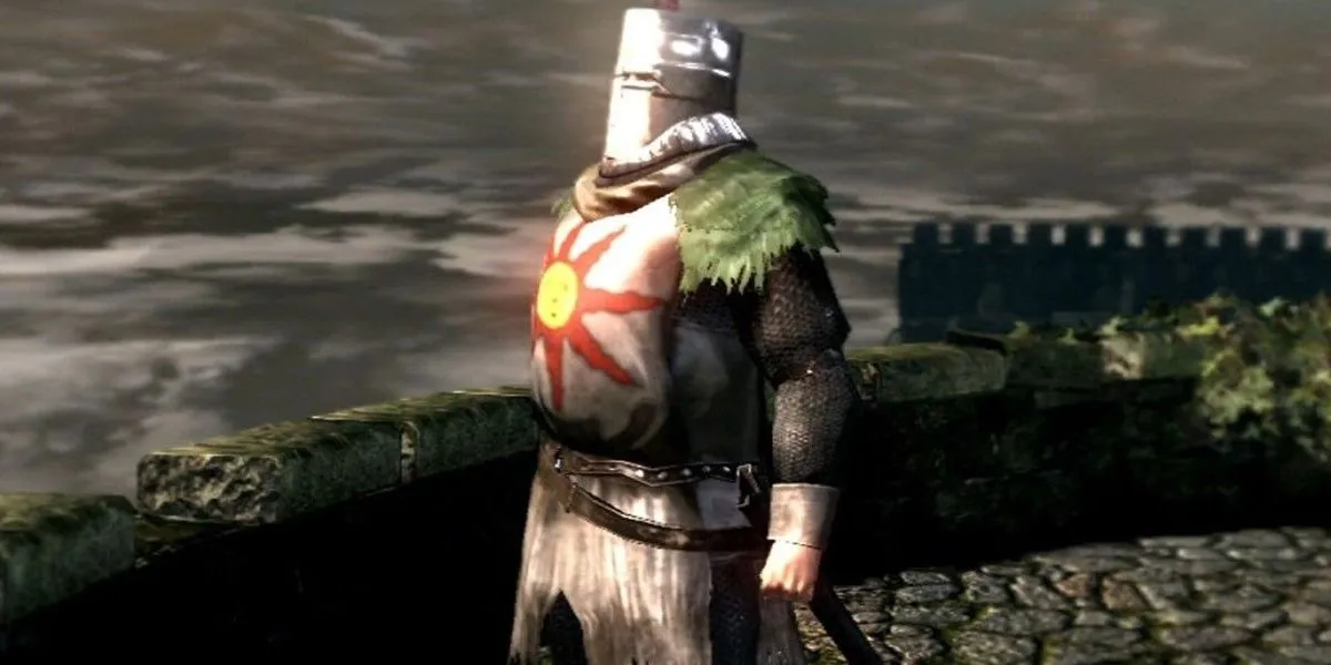 Solaire of Astora nhìn ra xa trong Dark Souls