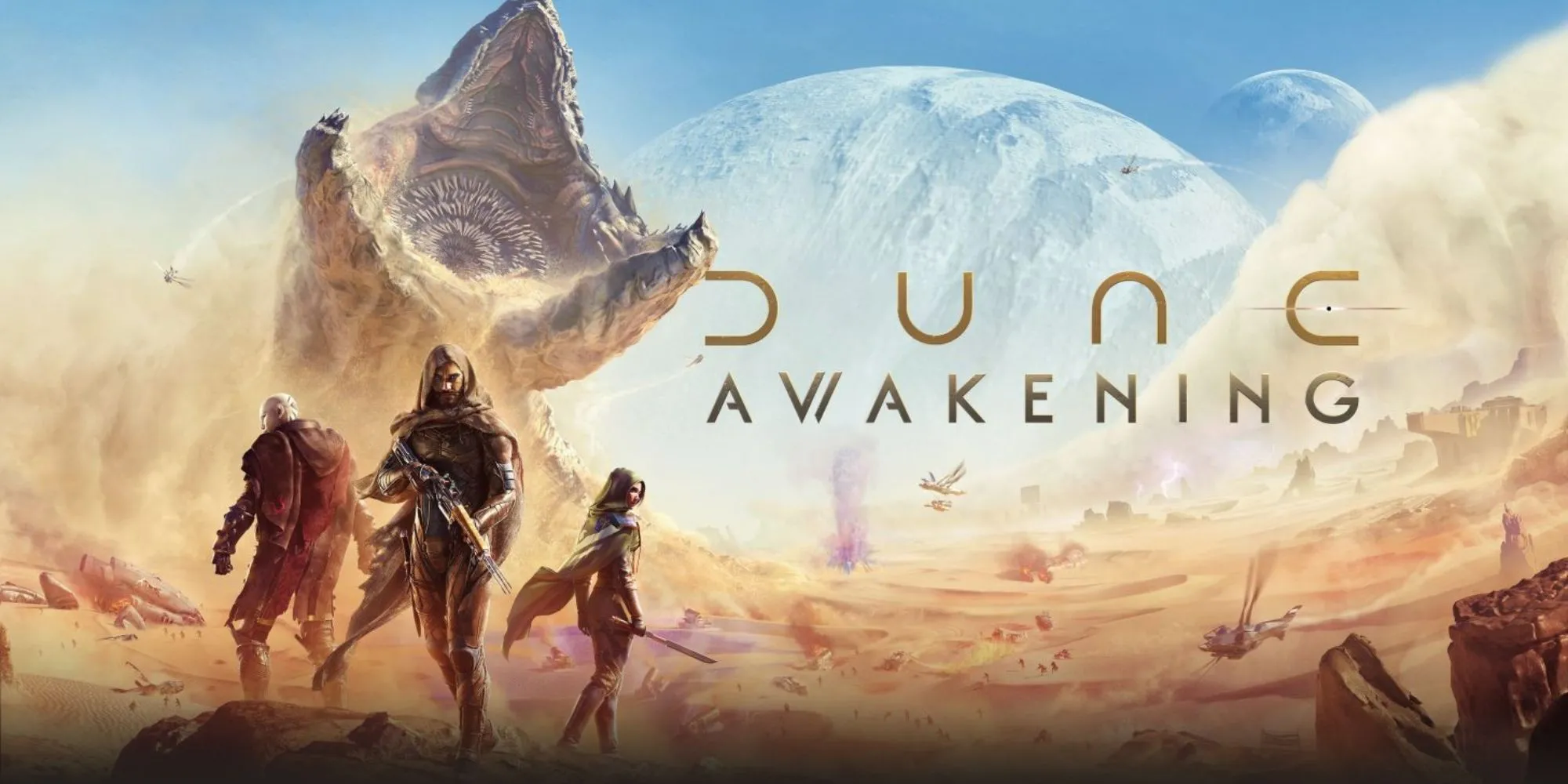 Ảnh bìa game Dune Awakening với ba nhân vật và sâu cát khổng lồ trên chiến trường sa mạc