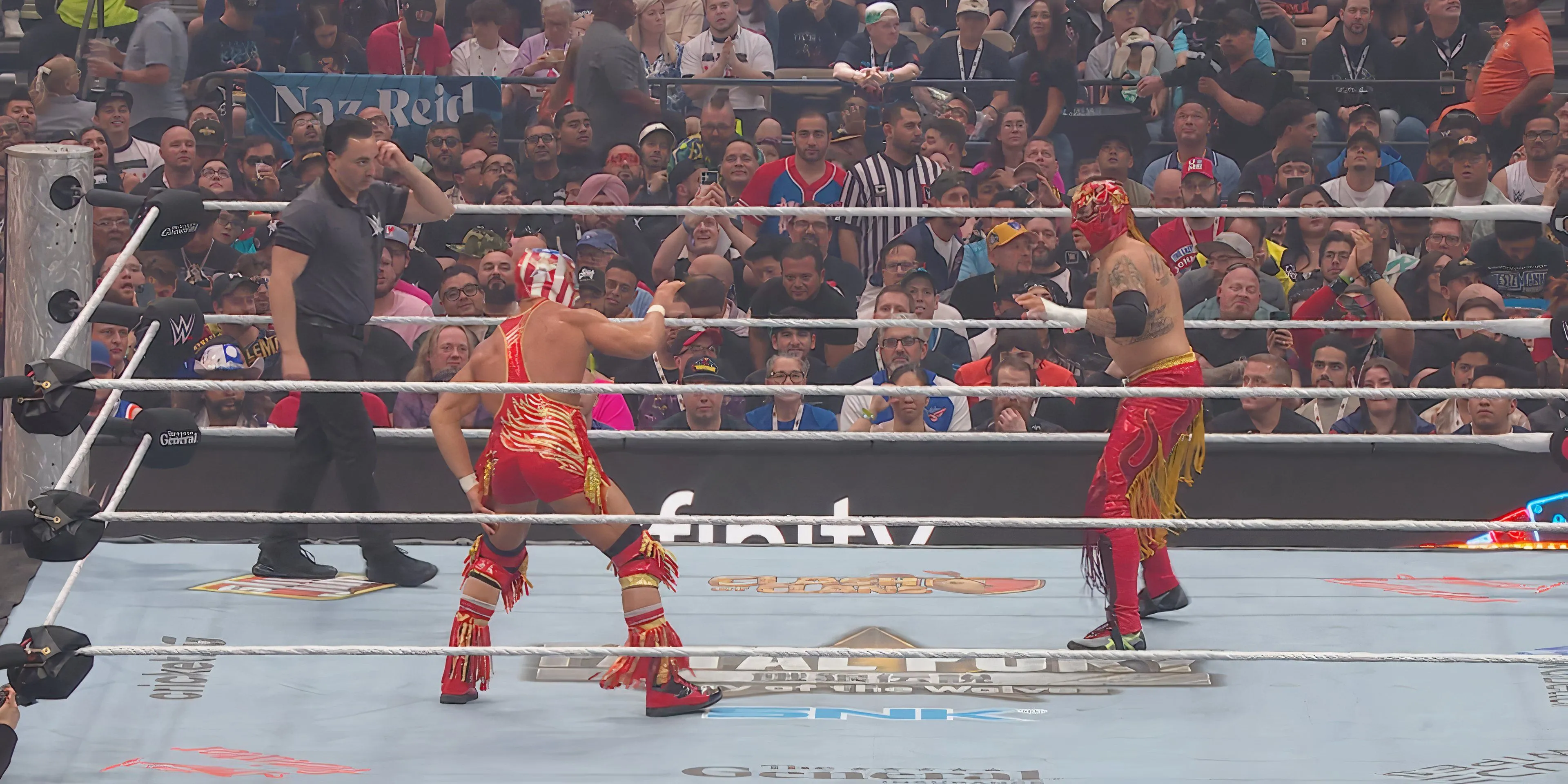 El Grande Americano đối đầu Rey Fenix tại sự kiện WrestleMania 41 của WWE