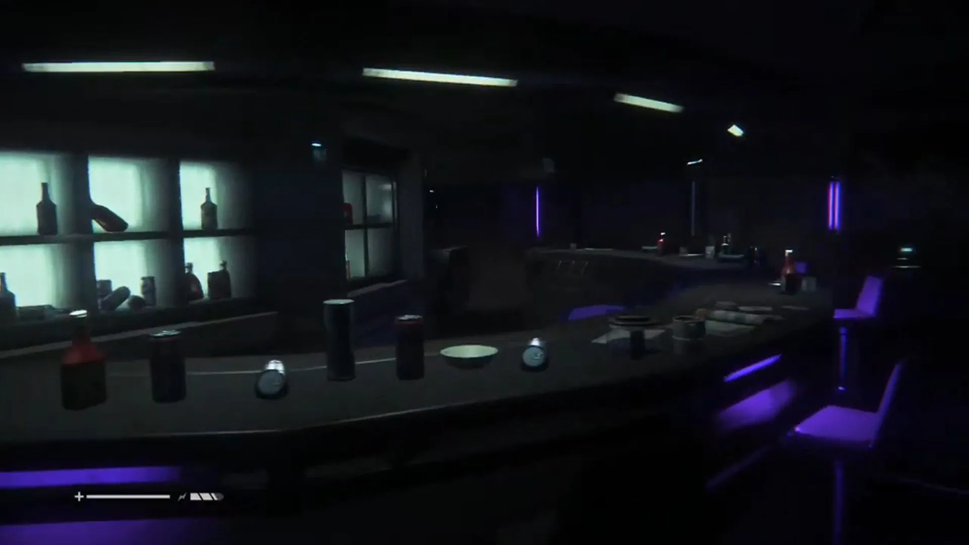 Khu vực phòng ăn The Mess Hall bừa bộn trong game Alien Isolation