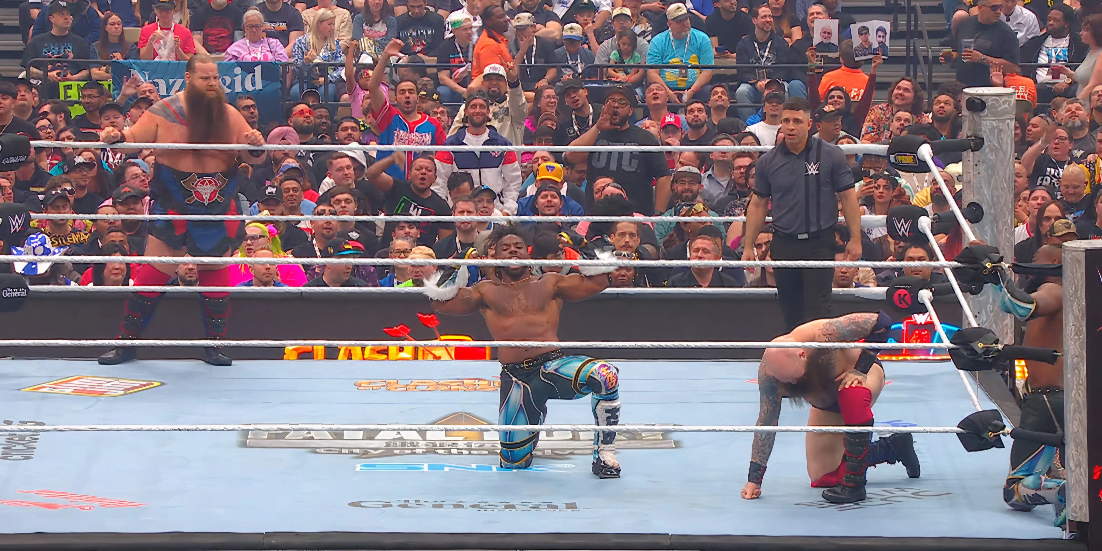 Trận đấu đồng đội giữa The New Day và The War Raiders tại WrestleMania 41