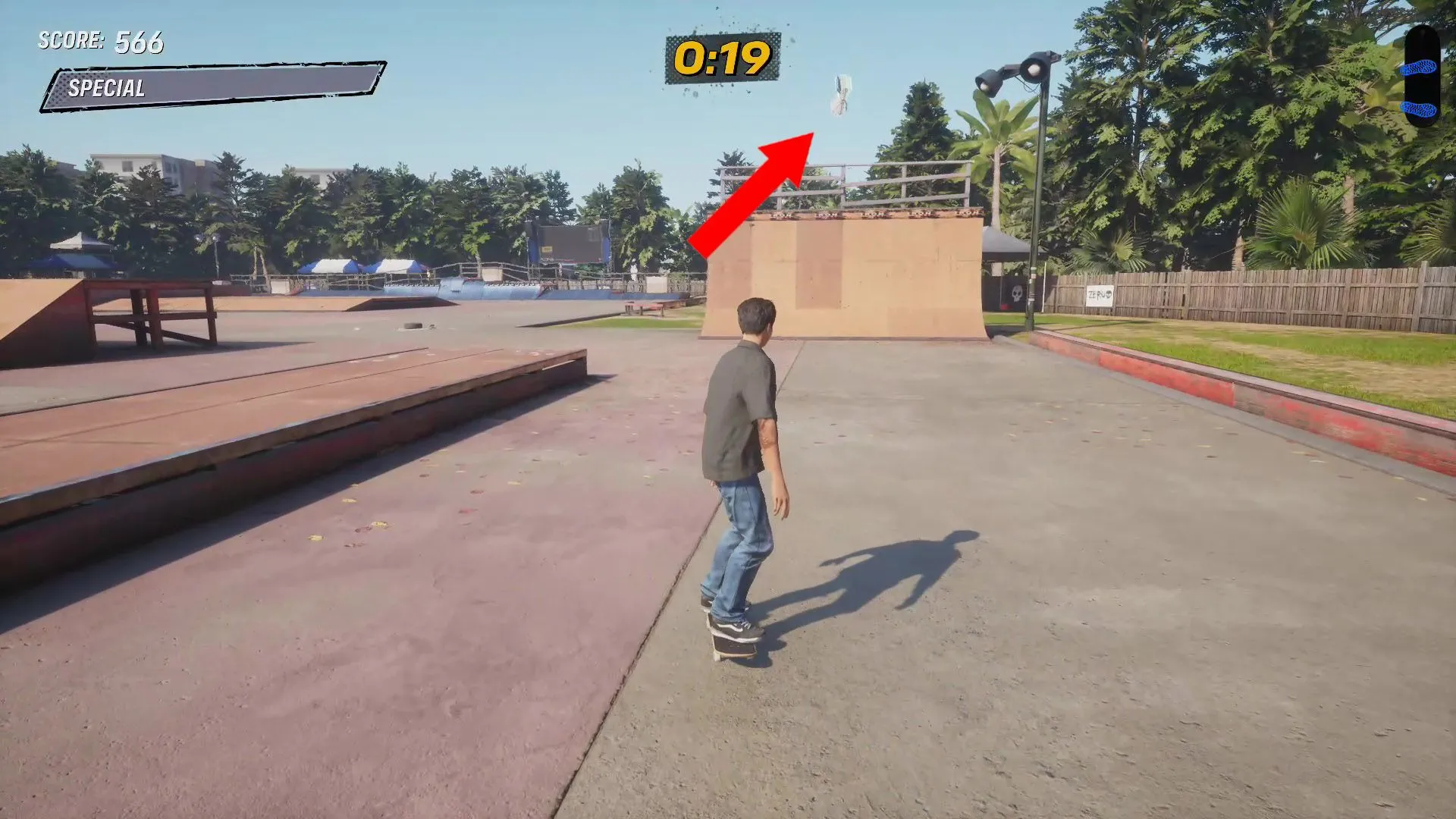 Cọc tiền mặt đầu tiên nằm trên ramp cao bên phải, ngay khi bắt đầu màn chơi Kona Tony Hawk’s Pro Skater