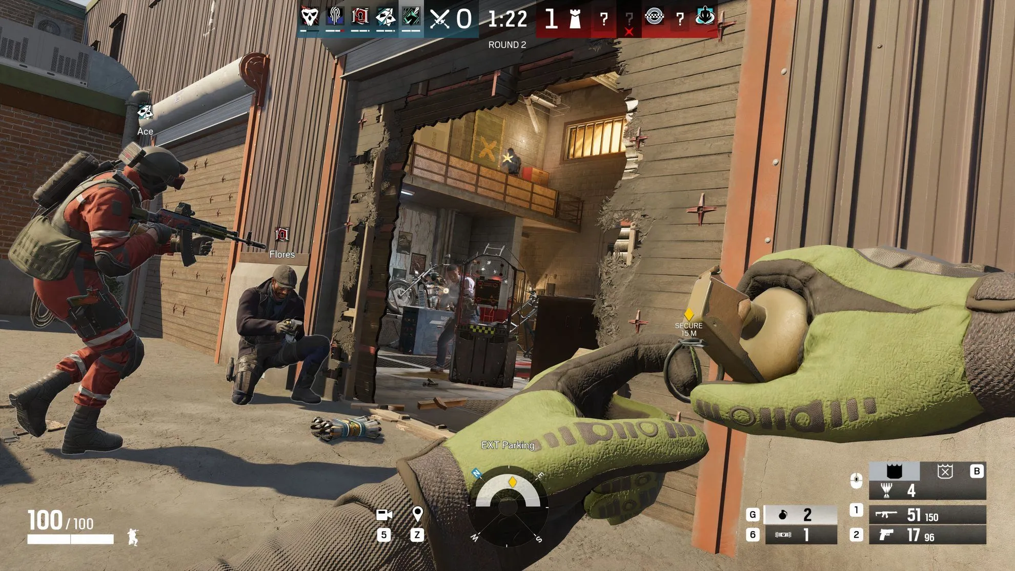 Một game thủ Rainbow Six Siege X đang trong trận chiến căng thẳng, minh họa sự khó khăn của người chơi mới khi đối mặt với đối thủ lão luyện.