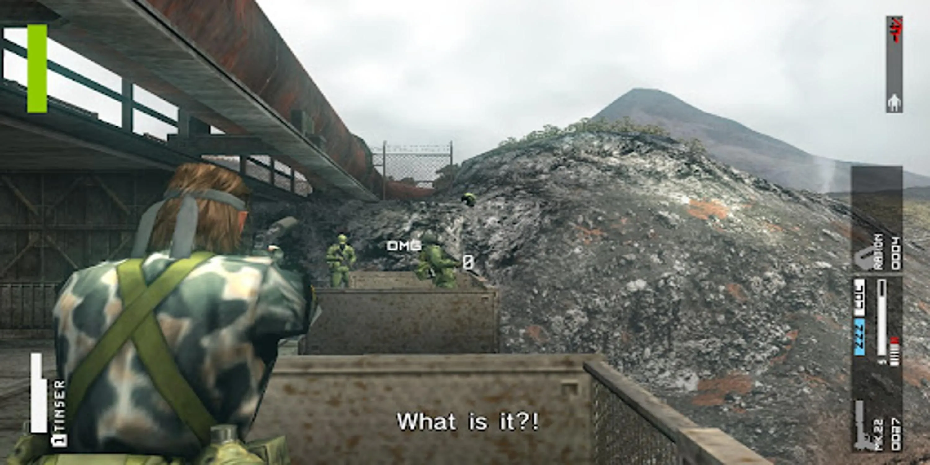 Solid Snake ngắm bắn kẻ thù trong Metal Gear Solid Peace Walker
