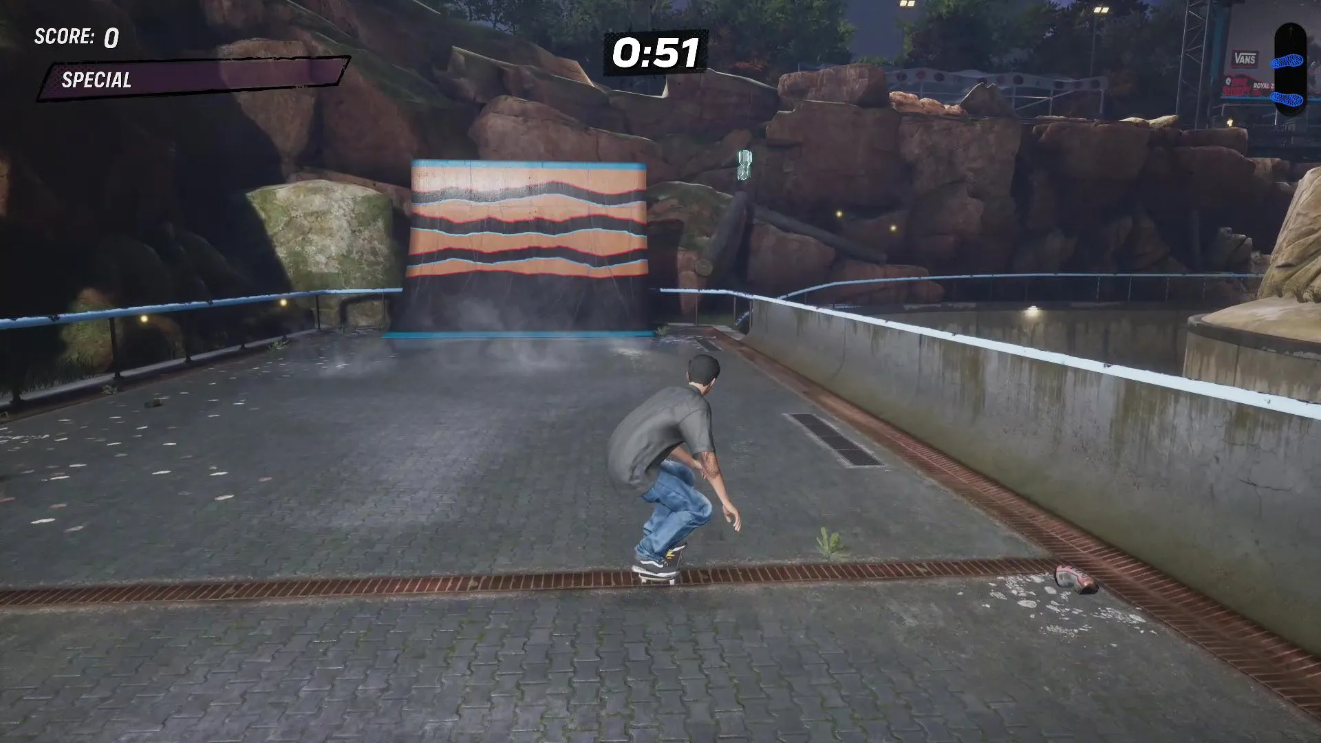 Vị trí tiền mặt cuối cùng ở phía tây bắc, trên các thanh gỗ trong Tony Hawk Zoo